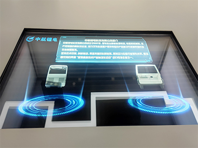 展厅中透明屏液晶展示柜有哪些应用优势