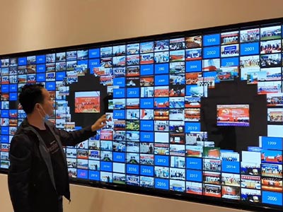 定制一套互动照片墙要多少钱？