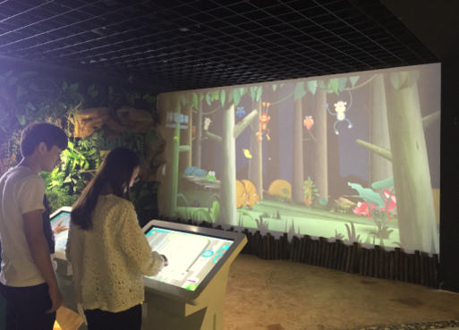 互动涂鸦大屏投影游戏