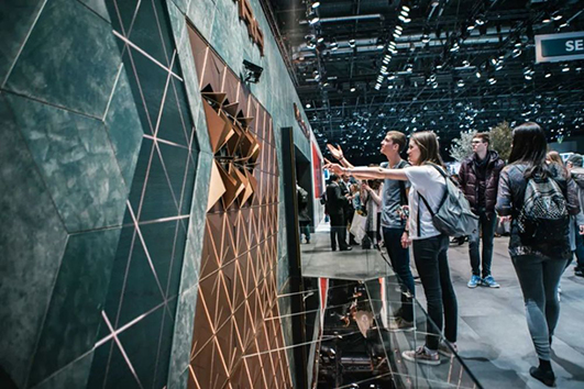 Cupra花瓣互动墙