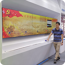 滑轨联动彩云墙