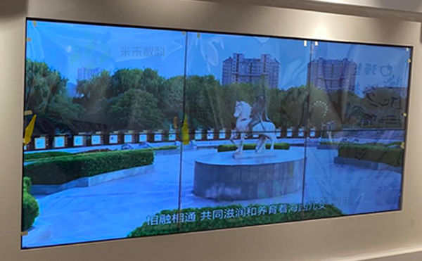 建设成就拼接屏播放