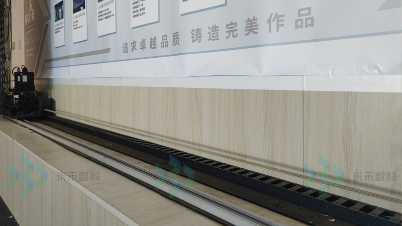 互动滑轨屏安装现场