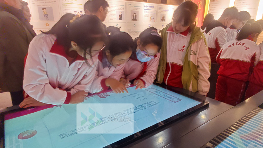 普法知识问答在法治馆的应用